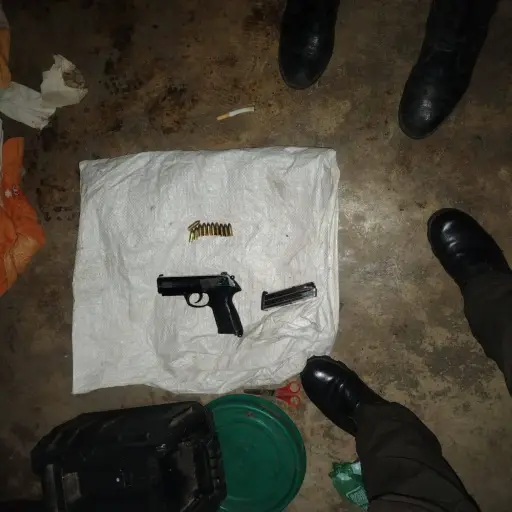 Militares incautan arma durante operativo en un velorio en Palenque