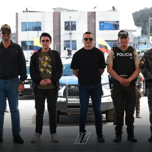 Daniel Noboa entrega 223 patrullas a la Policía Nacional en Quito