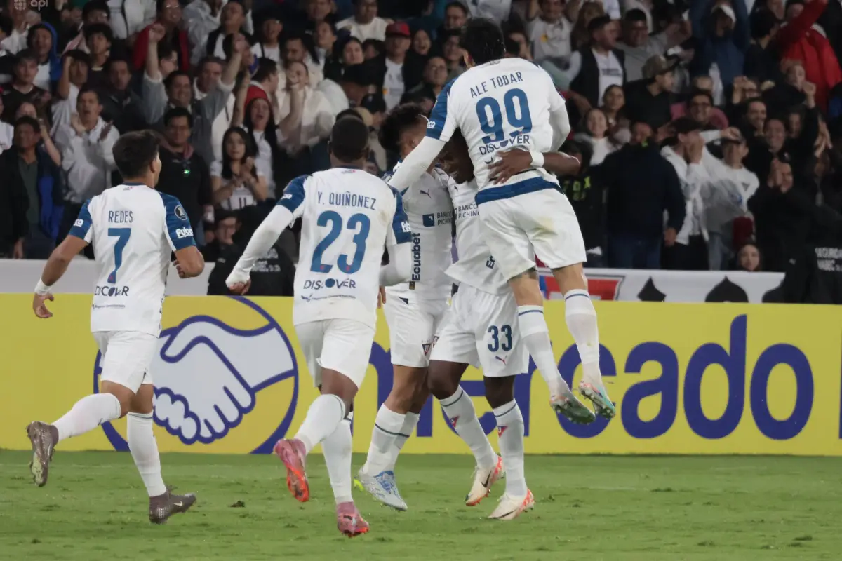 El partido se jugó en el estadio Rodrigo Paz Delgado, en Quito. , API