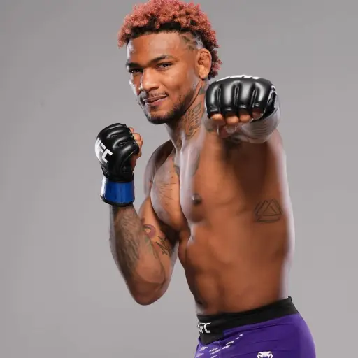 Michael Morales es designado peleador suplente oficial para el combate por el título welter en UFC 330