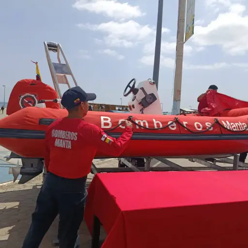 CCBB de Manta renueva flota de rescate acuático y equipos de buceo