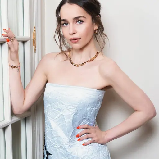 Emilia Clarke revela por qué congeló sus óvulos tras años de dolor y graves problemas de salud