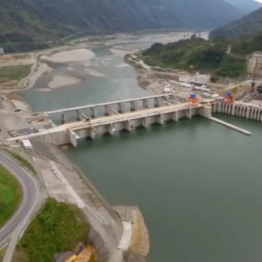 Coca Codo Sinclair retoma generación eléctrica tras reducción de sedimentos en el río Coca