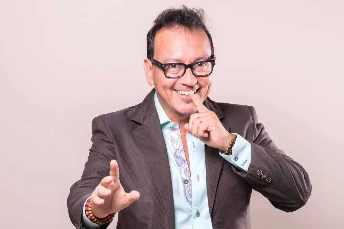 David Reinoso vuelve a reunir a varios de sus personajes más recordados en Ni en Vivo ni en Streaming., Redes sociales