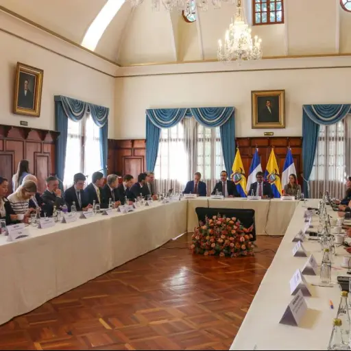 Ecuador y Francia analizan oportunidades de inversión en sectores estratégicos