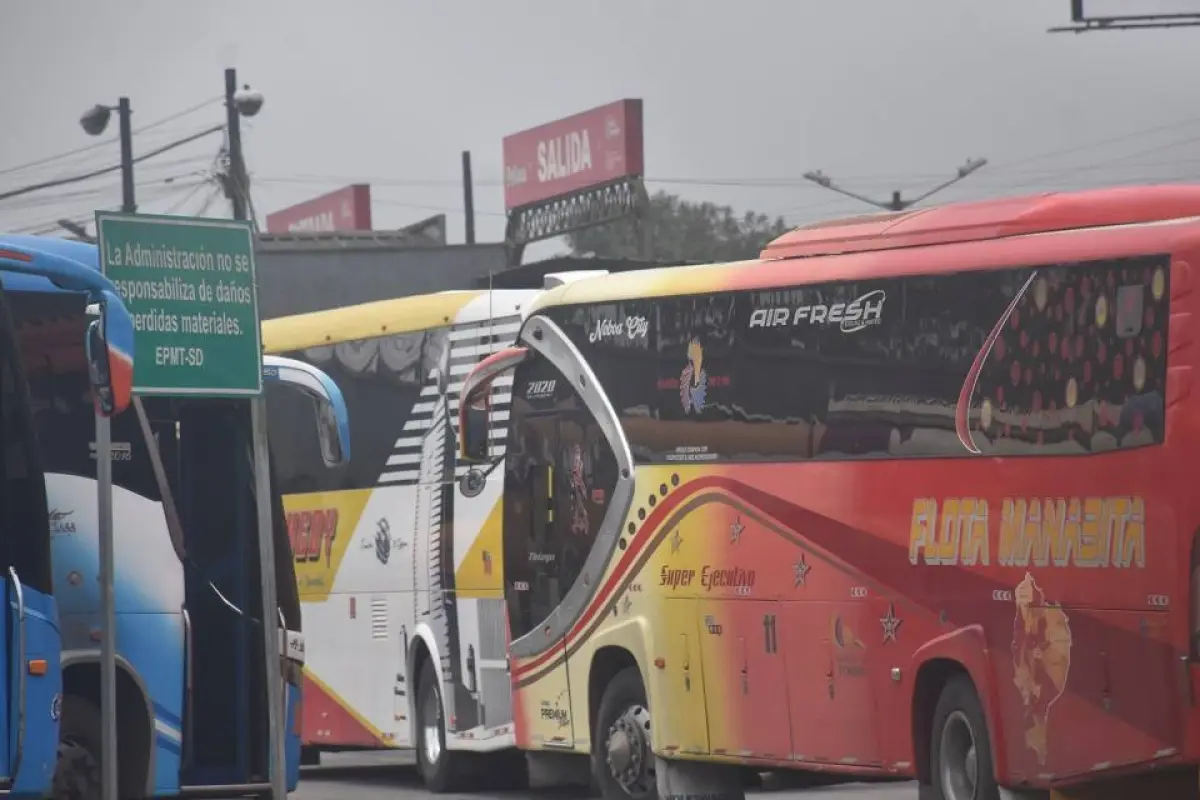 Las instalaciones de la terminal terrestre de Santo Domingo., Diario Centro
