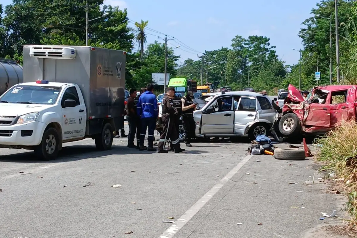 El siniestro ocurrió en el kilómetro 33 de la vía Santo Domingo-La Concordia., Cortesía