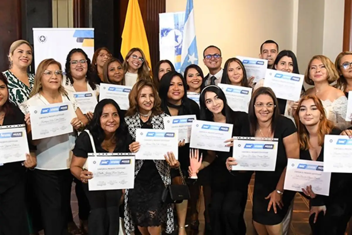 Cursos gratuitos de belleza fortalecen el emprendimiento femenino en Guayaquil
