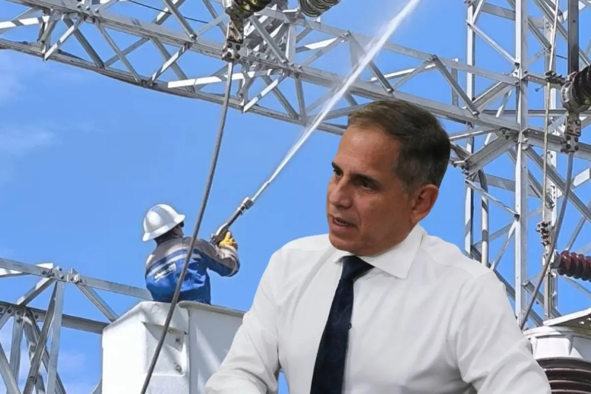 Ministro de Energía explica los motivos de los cortes de luz y justifica las desconexiones diurnas en Quito.