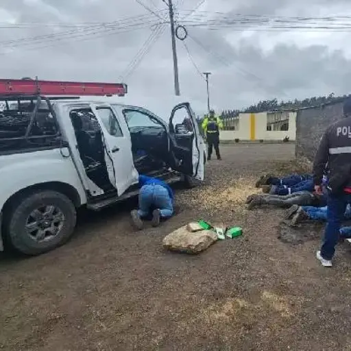 Se hacían pasar por trabajadores de CNT y terminaron detenidos por robo de cables