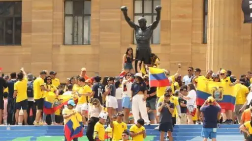 Oficina de Turismo de Pensilvania pide disculpas a hinchas de Ecuador por no advertir sobre la “maldición de Rocky”