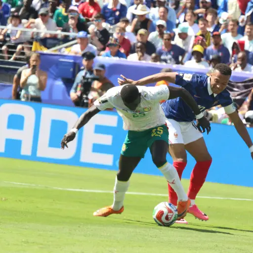 Francia gana 3-1 a Senegal con doblete de Mbappé en un partido con dos goles en los adicionales