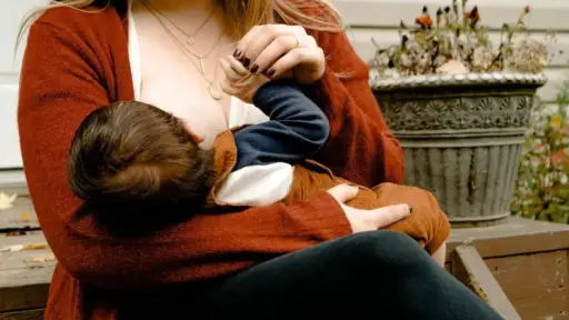 Corte Provincial de Pichincha ordena ampliar de 12 a 14 semanas la licencia por maternidad en Ecuador