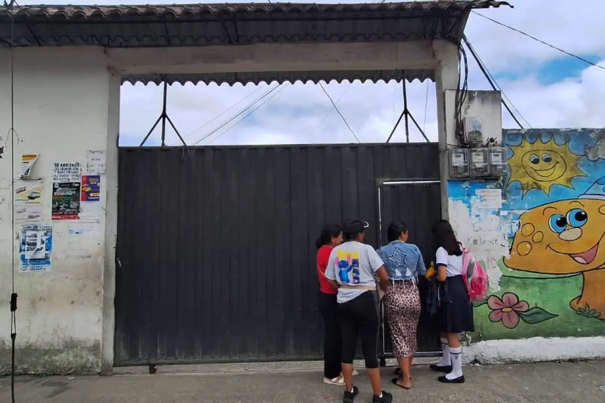 Santo Domingo: padres denuncian robos constantes en unidad educativa Mariano Aguilera