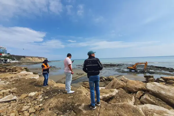 Municipio emite advertencia por obras en playa Barbasquillo. ,El Diario