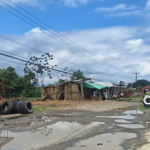 Conflicto por predios en Santo Domingo divide a comerciantes y al Sindicato de Choferes