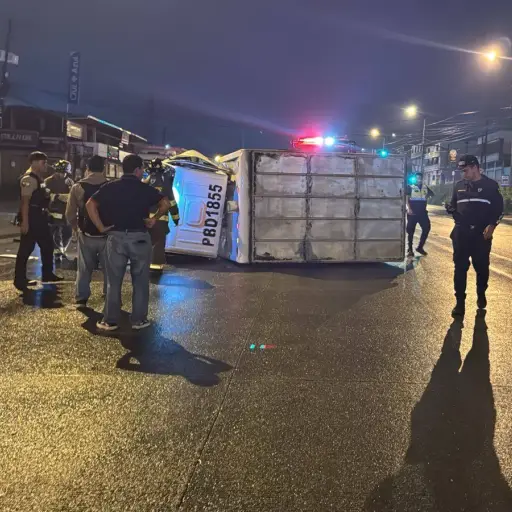 Una maniobra evitó una tragedia mayor en Santo Domingo tras fuerte choque nocturno