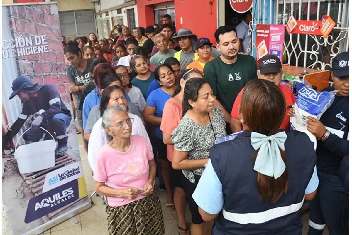 Guayaquil intensifica entrega de toldos con insecticida para prevenir dengue, Municipio de Guayaquil
