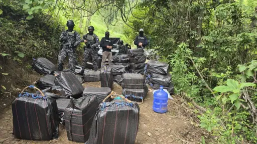 Policía incauta cerca de dos toneladas de cocaína durante operativo en Jama