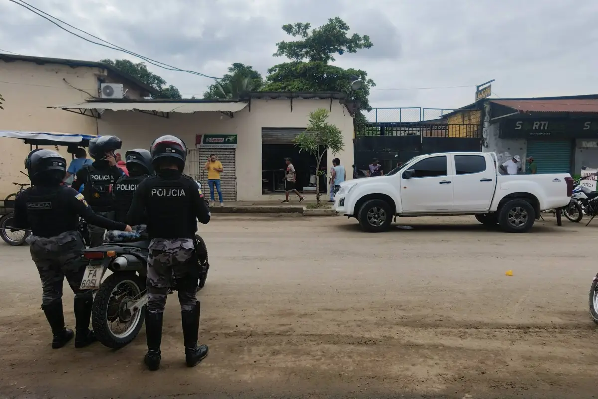 La Policía acudió a la zona para dar seguridad tras la alerta del hecho violento., ED