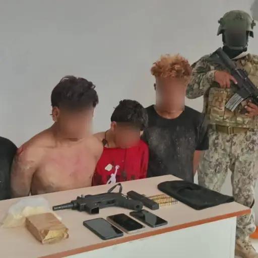 Pasarán 19 años en la cárcel: la severa sanción contra dos detenidos por ocultar una subametralladora y municiones