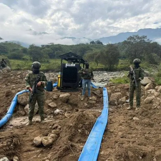 Inhabilitan maquinaria y infraestructura de minería ilegal en Macará, Loja 