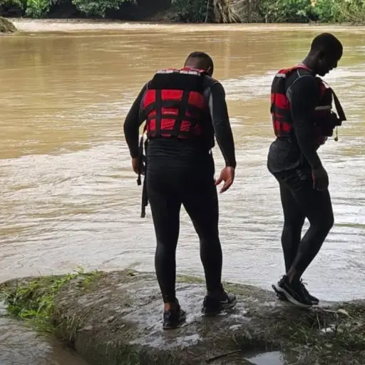 Padre e hijo murieron luego del naufragio de una canoa en Quinindé
