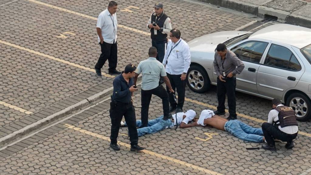 Tiroteo en aeropuerto de Guayaquil: un muerto y heridos