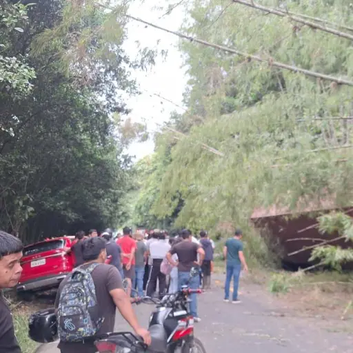 Accidente múltiple en Santo Domingo de los Tsáchilas deja cuatro heridos y cierre parcial de la vía Alóag