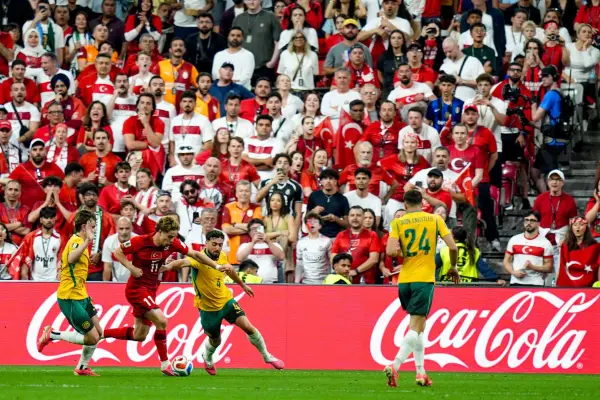 Australia debutó con victoria en el Mundial 2026 tras superar a Turquía en Vancouver. ,Ercin Erturk / ANADOLU / AFP
