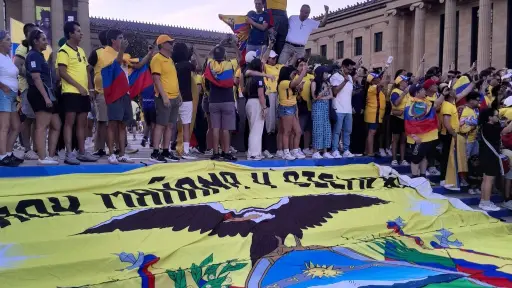 ¿Mala suerte para Ecuador? La curiosa superstición que surgió tras colocar una bandera en la estatua de Rocky