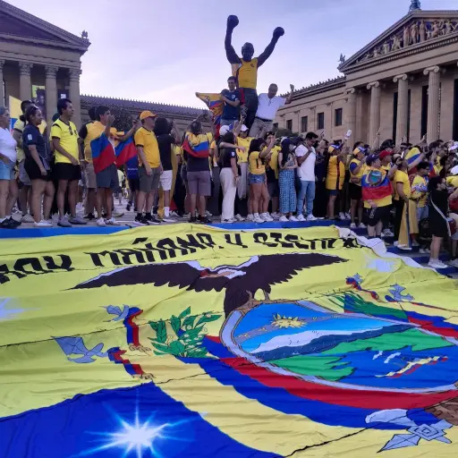¿Mala suerte para Ecuador? La curiosa superstición que surgió tras colocar una bandera en la estatua de Rocky