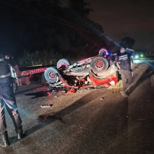 El viaje terminó en tragedia: tío y sobrino murieron tras violento choque en Santo Domingo