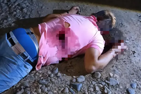 El cuerpo de la víctima fue retirado por sus allegados antes de la llegada de la Policía al sitio. ,ED