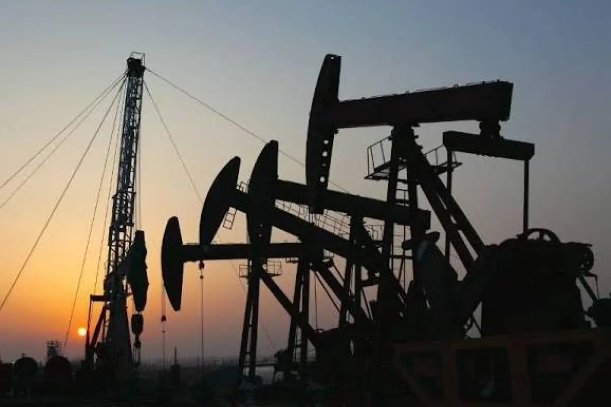 . El crudo WTI descendió un 4,8 % hasta situarse en 80,80 dólares por barril., Foto: Agencias