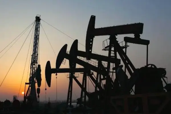 . El crudo WTI descendió un 4,8 % hasta situarse en 80,80 dólares por barril. ,Foto: Agencias