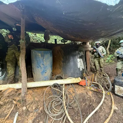 Más de 900 mil galones incautados en operativos contra combustible ilegal en Ecuador