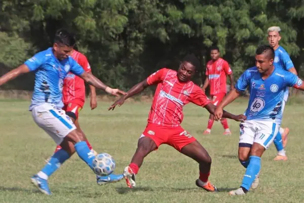 Grecia goleó a Atlético Manabí y se clasificó a la segunda fase