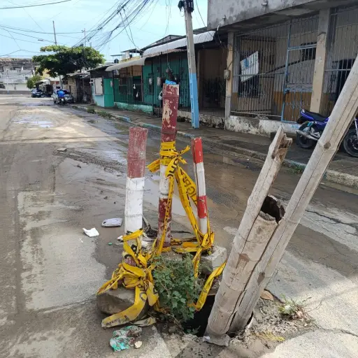 Alcantarilla sin tapa en barrio Jocay genera alarma ante la llegada de El Niño