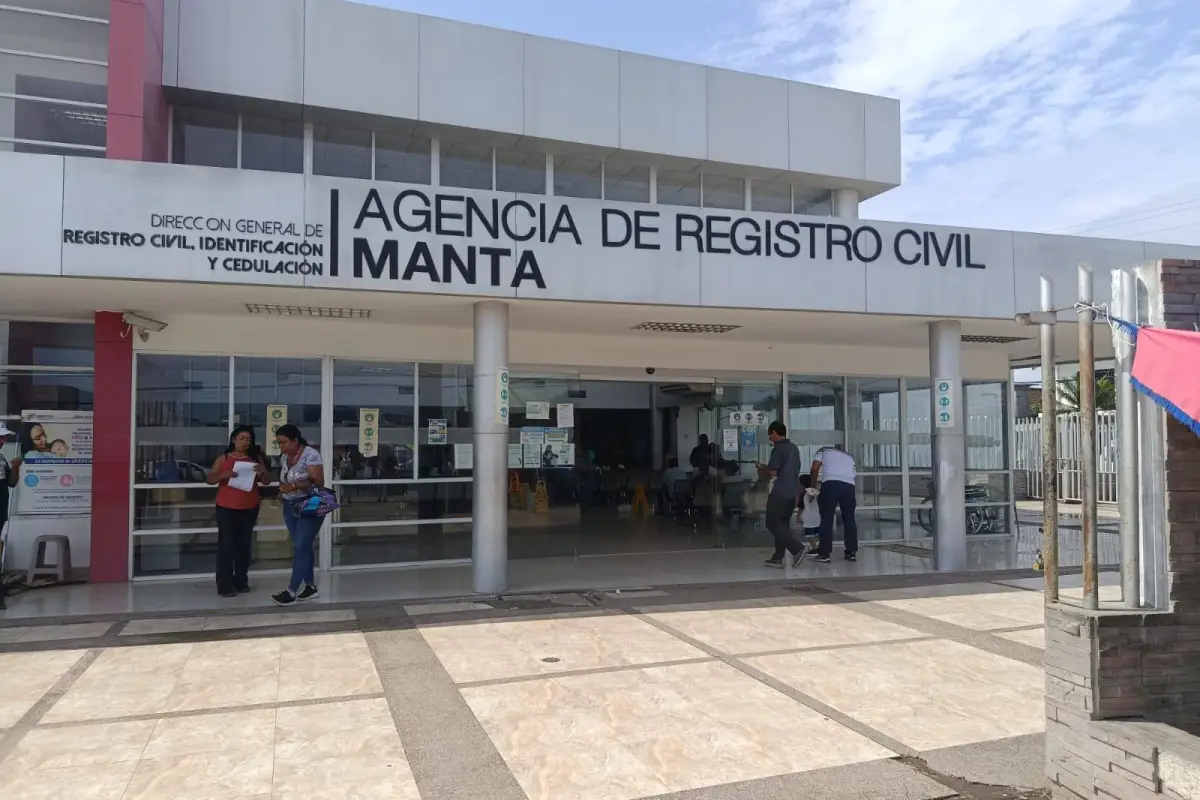 La Agencia del Registro Civil en Manta se ubica en Urbirríos. , El Diario