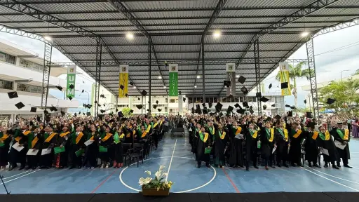 Manabí registra más de 15 mil títulos profesionales al año, pero el empleo sigue siendo un desafío
