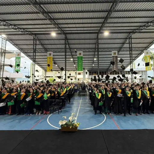 Manabí registra más de 15 mil títulos profesionales al año, pero el empleo sigue siendo un desafío