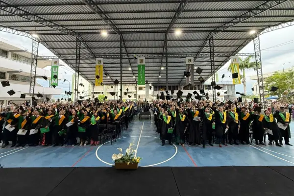 La Universidad Técnica de Manabí gradúa entre 4 mil y 5 mil profesionales por año. ,Redes sociales de la UTM