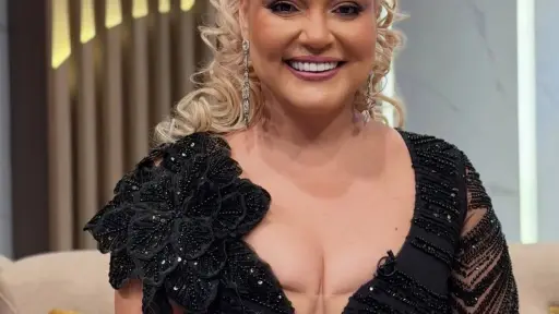 Katty Elisa celebró su cumpleaños con el estreno del videoclip de “Esta es mi fiesta”