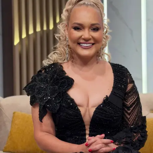 Katty Elisa celebró su cumpleaños con el estreno del videoclip de “Esta es mi fiesta”
