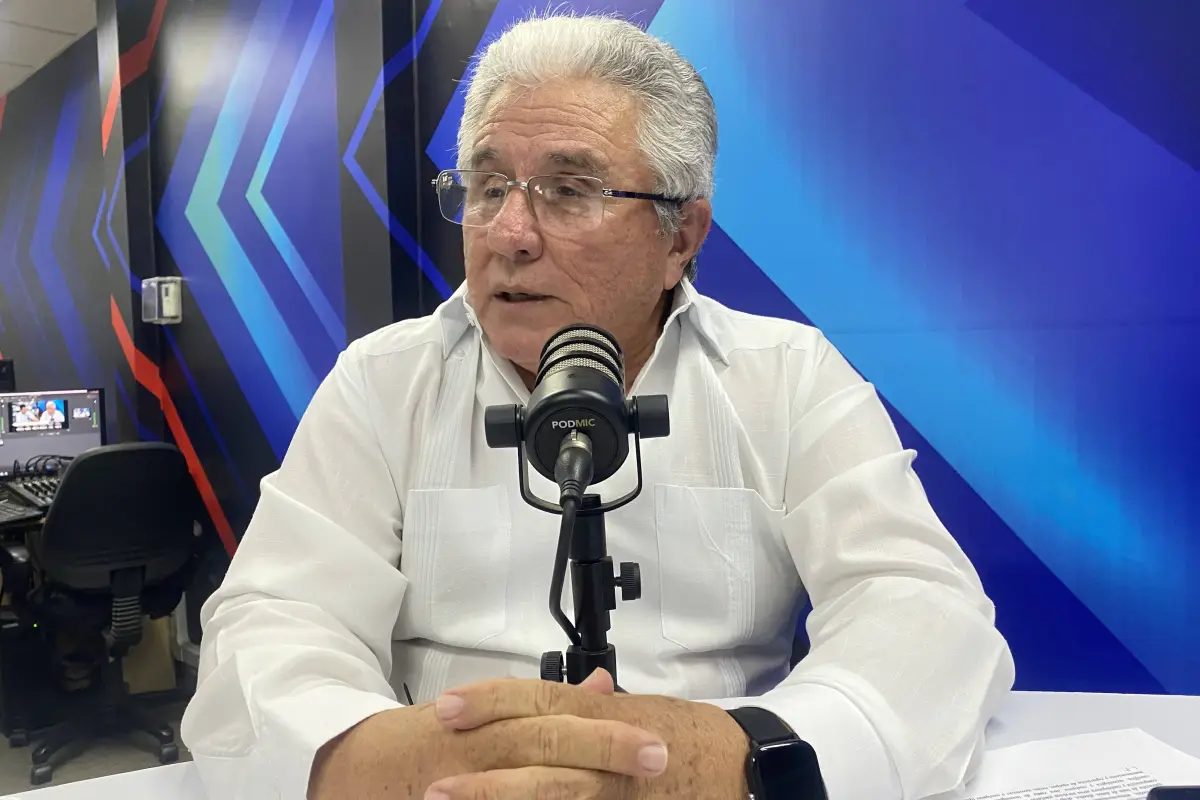 Carlos Lara Zavala analizó la situación económica y productiva de Manabí durante una entrevista en Manavisión Plus., El Diario.
