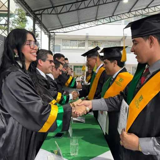 Los títulos profesionales crecieron un 145,7 % en cinco años en Manabí 