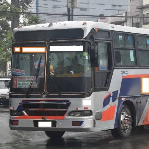 Detienen a conductor de bus tras denuncia de presunto delito sexual contra una adolescente en Santo Domingo