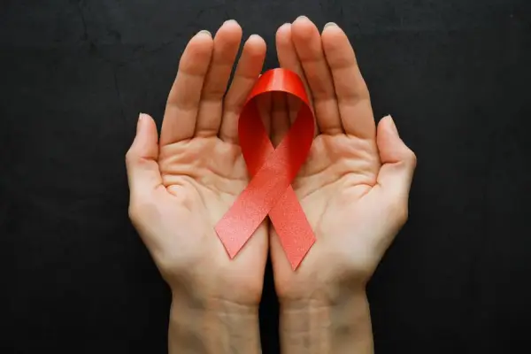 Cerca de 40,8 millones de personas viven con el VIH en el mundo. 