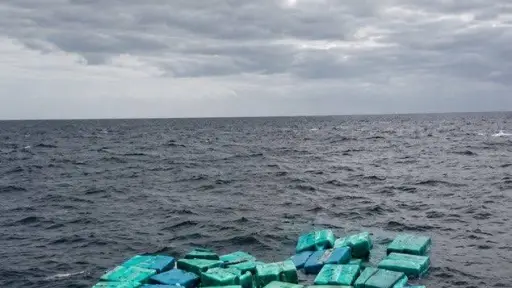 Incautan 1,2 toneladas de cocaína a 235 millas de San Cristóbal, Galápagos 